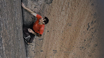 9《徒手攀岩》:记录了美国攀岩大师亚历克斯·霍诺德无辅助徒手攻克