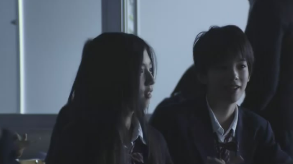 72010年《告白》:电影讲述了某一天森口悠子发现其爱女被杀害在学校