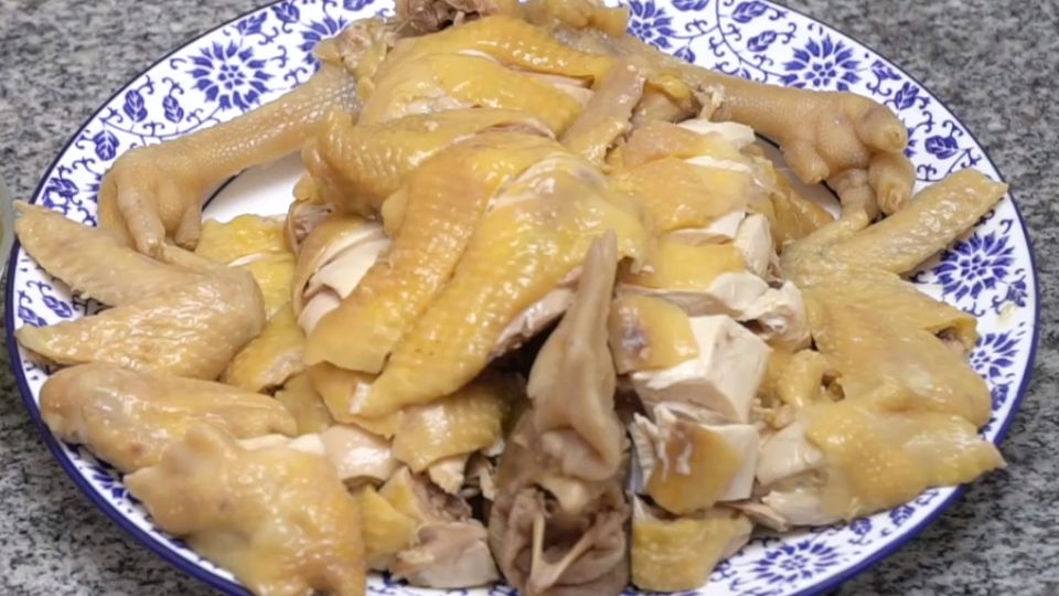 02:10  来源:好看视频-这才是白斩鸡的正确做法,比红烧鸡好吃多了