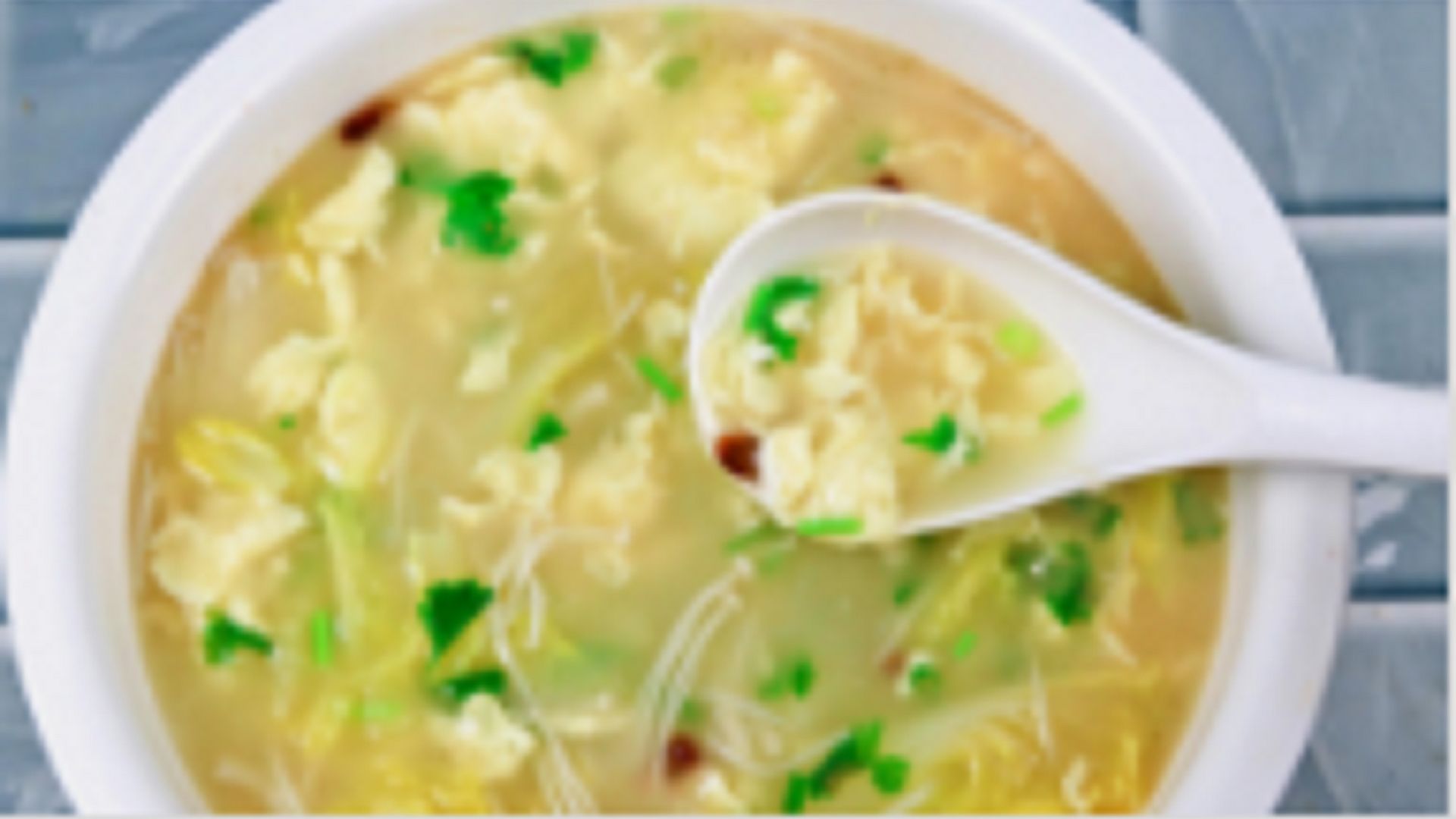 大厨教你"三鲜汤"的家常做法,汤汁奶白,鲜美可口,适合冬天喝