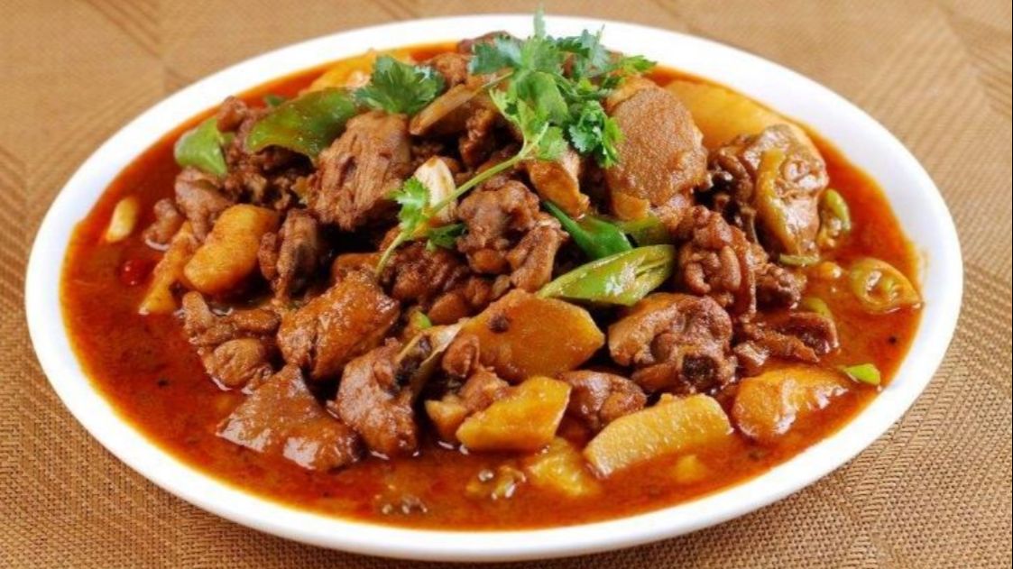 3大盘鸡家常做法,记住1个妙招,鸡肉嫩滑无腥味,汤汁拌饭也好吃  01