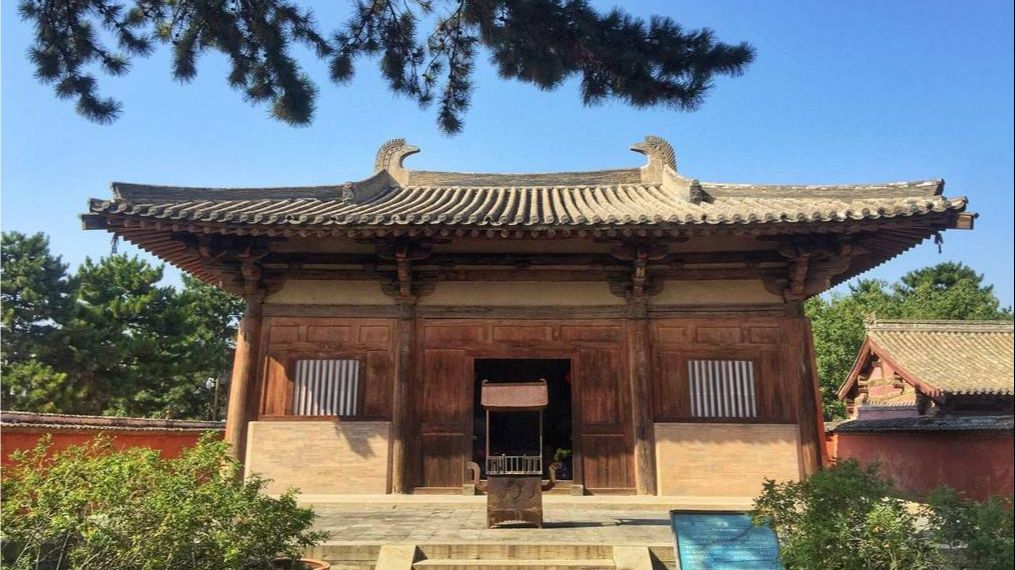 汉朝木建筑基本上看不到了,仅存五台山南禅寺,至今已有1500年