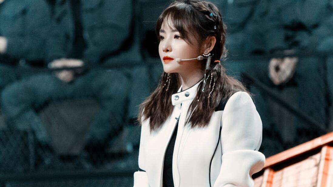 神仙颜值,网络红人兔子牙朱容君精彩视频集锦,声甜人