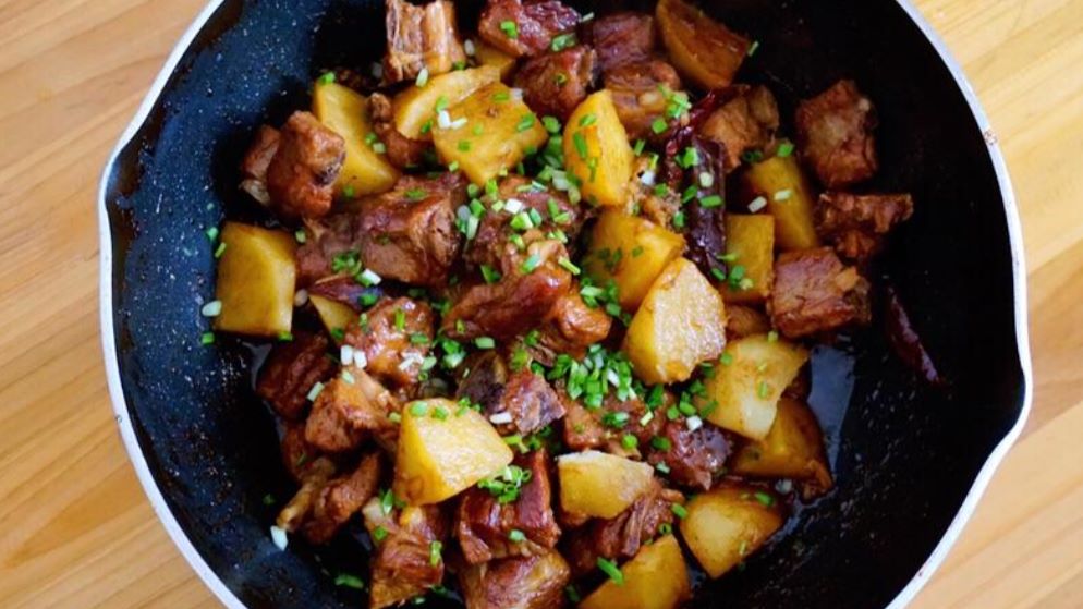 土豆炖排骨怎么做好吃