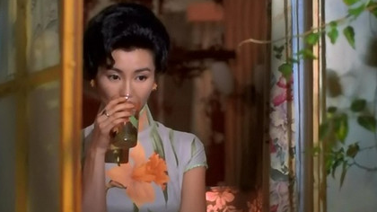 花样年华电影:张曼玉在剧中换了23套旗袍,柔情万种迷倒梁朝伟