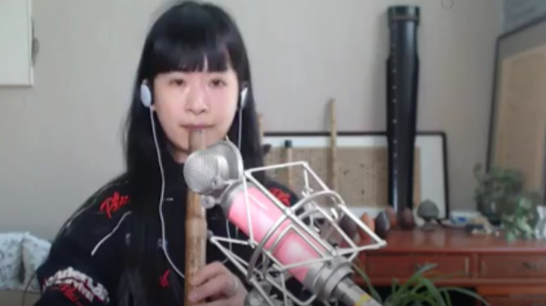 美女洞箫演奏《绿野仙踪》