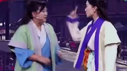 贾玲张小斐小品《落跑姐妹之逃婚》,竟说张小斐比贾玲差远了
