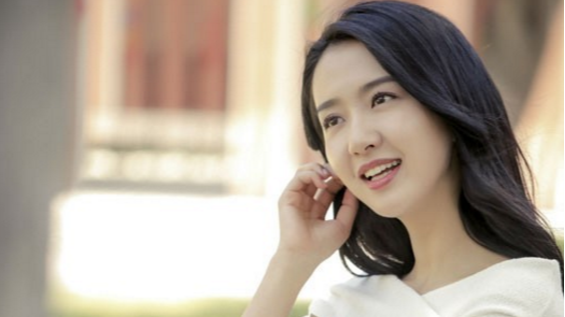《归去来》明星自拍花絮:许龄月的左脸杀