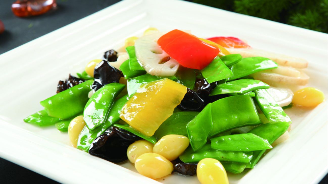 广东特色名菜,荷塘小炒,堪称是素菜中的经典