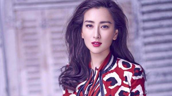 娱乐圈九大女明星排行榜,第一非他莫属!