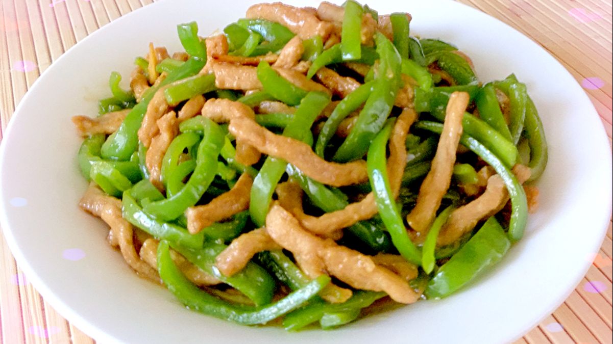 青椒肉丝到底是先炒肉还是青椒,很多人都没弄对,难怪炒来不好吃