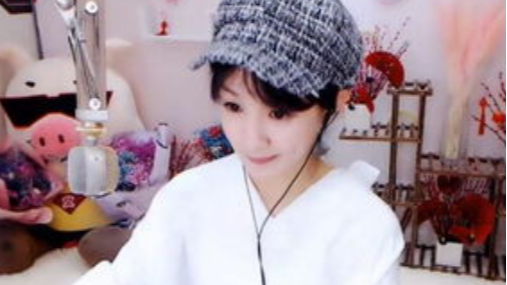 网红文儿歌曲翻唱合集看她是如何从草根到一线女主播的