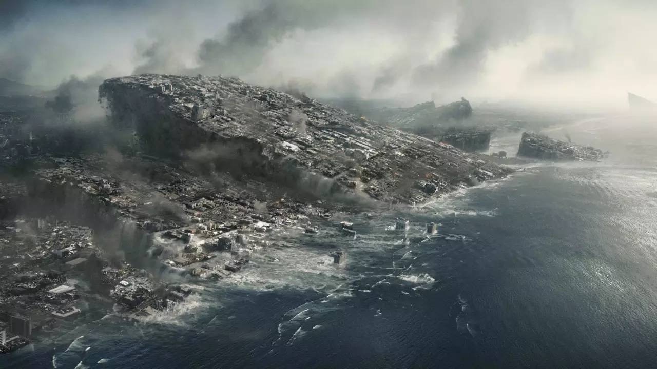 《2012》一部7500米海啸吞噬美国的灾难电影,太可怕了