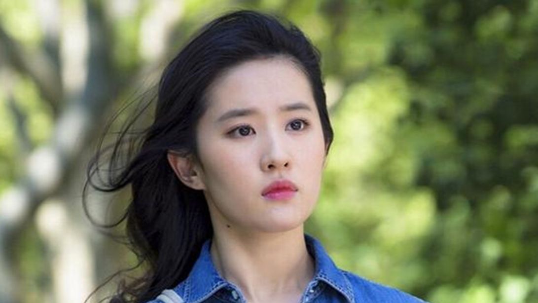 《致青春原来你还在这里》吴亦凡刘亦菲吻戏