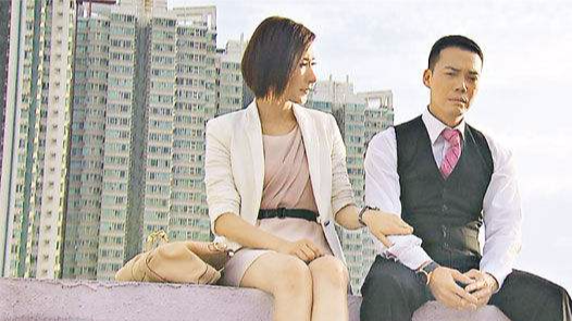 一对斗气冤家,在香港法律界享有威望的甘祖赞和同为优秀律师的况天蓝