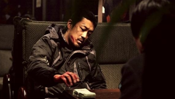 52010年《黄海》:影片该片讲述一名为了逃债而偷渡到韩国成为杀手的