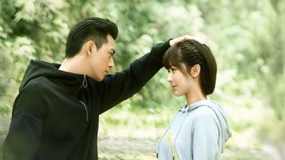 现男友李现的九部电视剧,他竟然演过《夏至未至》,你