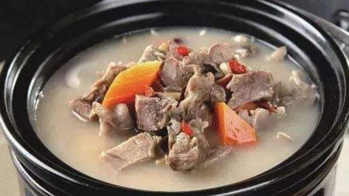 北京美食行--清汤羊肉堡 选用二代宁夏羊 羊肉细腻 汤汁鲜美