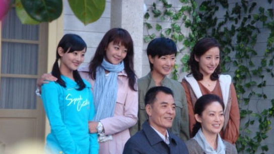 《我家有喜》剧情速看,军校教官白尚武有四个女儿,却