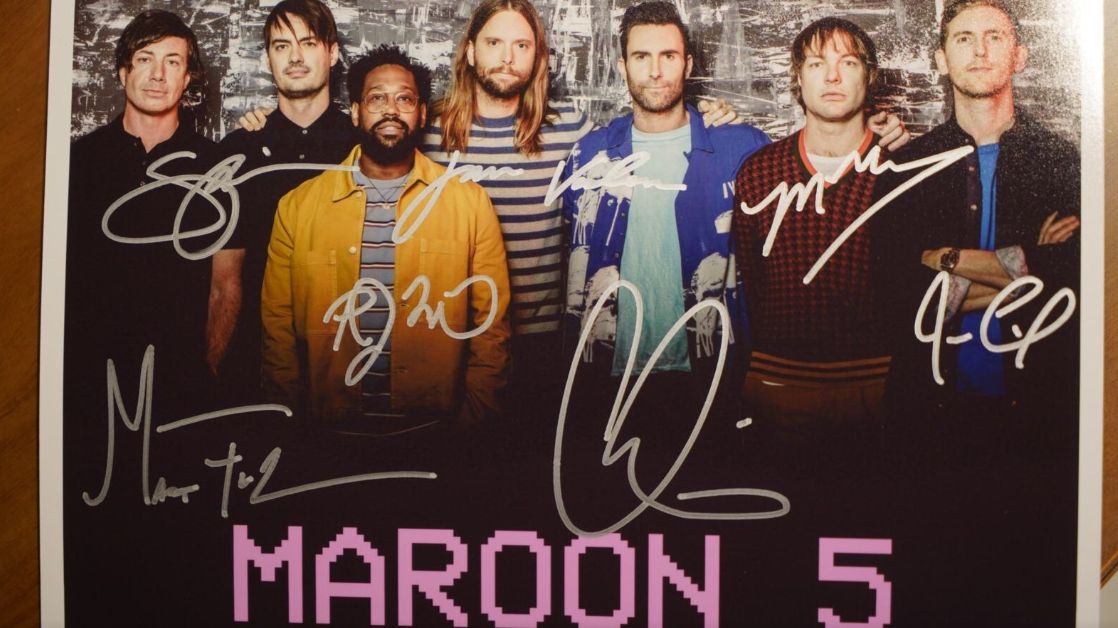 欧美流行摇滚乐队maroon 5的四个音乐视频