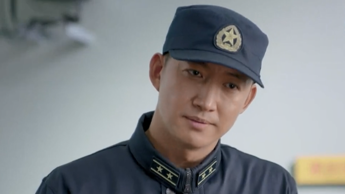 《深海利剑》精彩片段,这部更是为数不多的现实军事