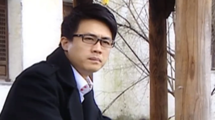 租个女友回家过年:孙翌伟借上厕所缘故出去,没想到笑笑说这番话