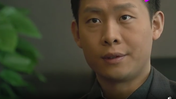 北京爱情故事:真是霸气,张译把股票全给出去了,可还是自信