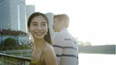 新娘大作战杨颖为了能和男友结婚,竟假装溺水,上来还亲吻男友