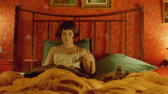 《天使爱美丽》:奥黛丽·塔图的一抹无邪玩味的笑,让多少人动容