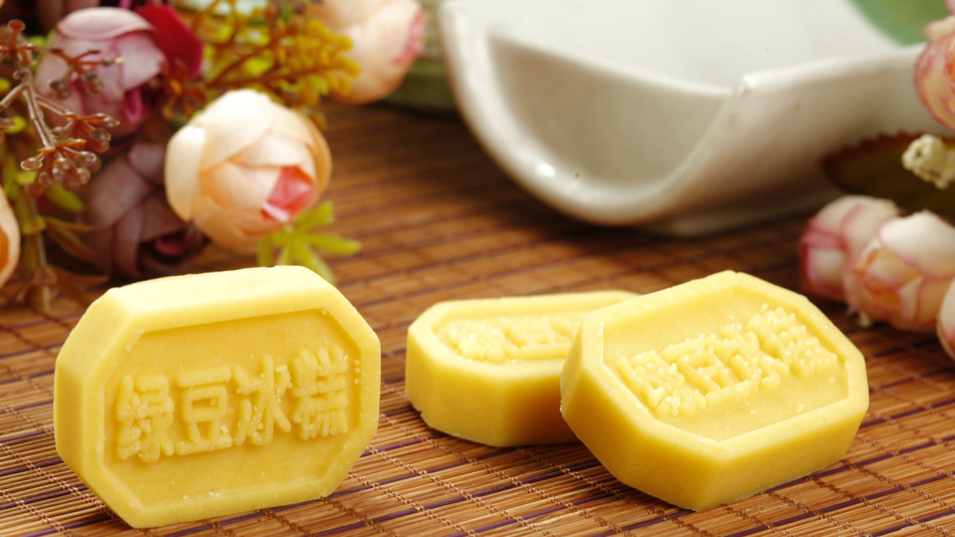 在家用 2种食材就能做出好吃的绿豆冰糕,比外面卖的还好吃