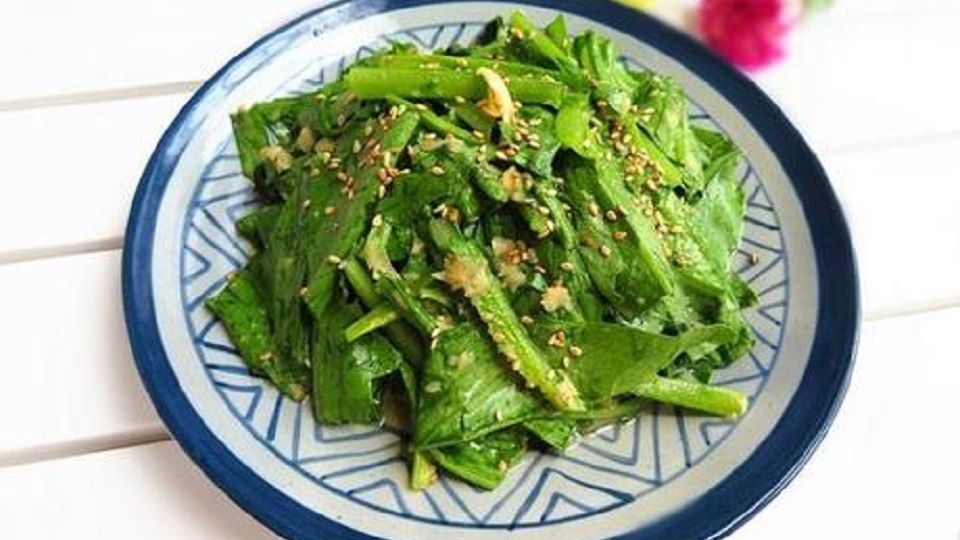 凉拌油麦菜的做法