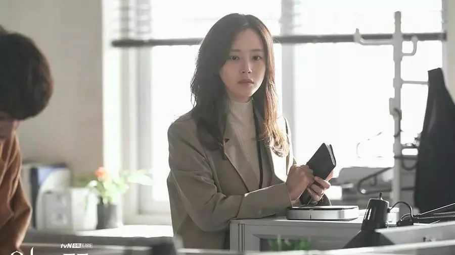 《邪恶之花》分集速看,李准基演技炸裂,枕边人竟然是变态杀人犯