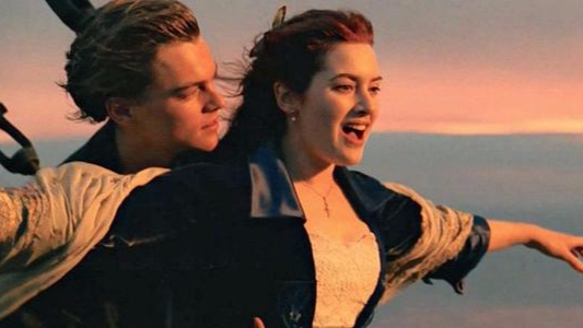 经典爱情片《泰坦尼克号》,杰克和露丝的爱情故事实在太感人!