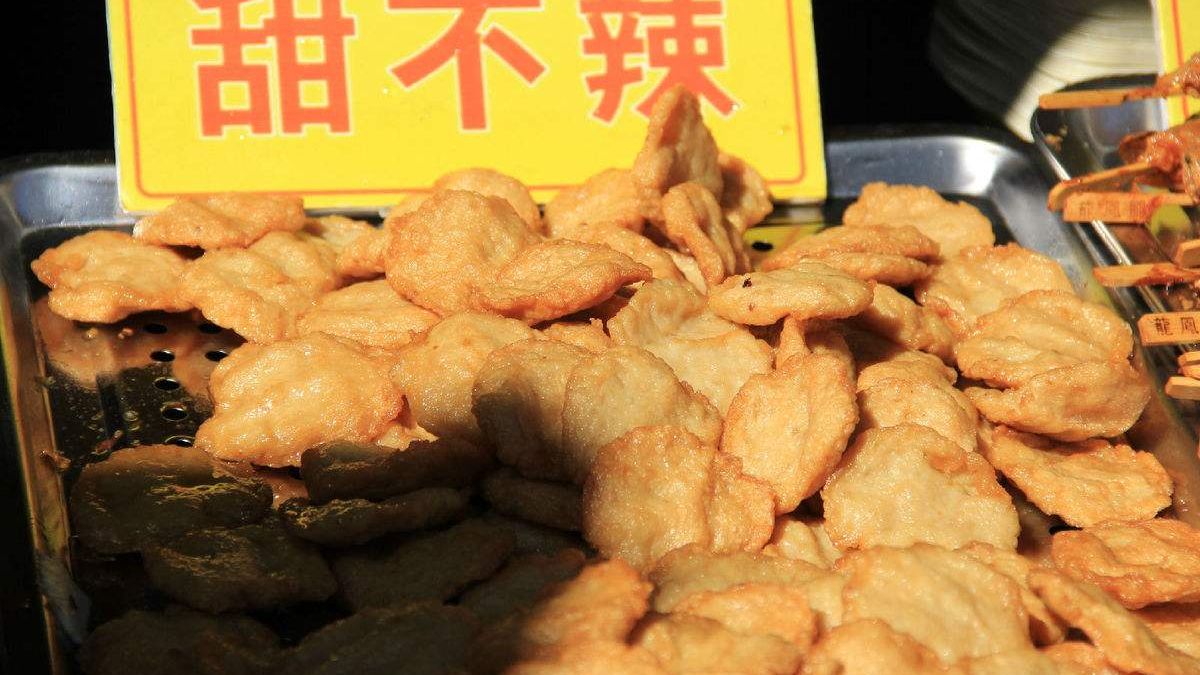 3毛钱一串的甜不辣!老板脾气怪的很!