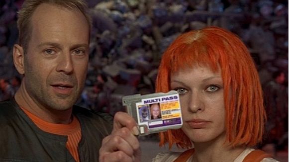 五分钟看完电影《第五元素》,一部被科幻带跑偏的喜剧片