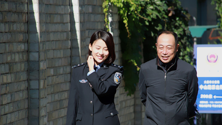 《无贼》精彩片段赏析,一对贼夫妻与警察局局长一家的纠葛故事