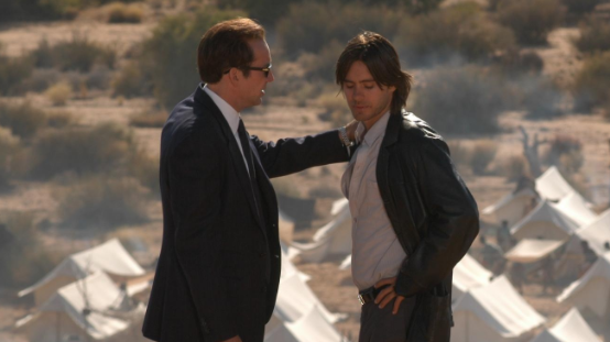 战争之王:一架美国货机停在非洲草原上,被拆得连轮子都不剩