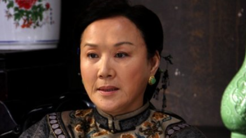 这8位影视剧中的"婆婆妈妈"们,年轻时竟然都是大美人儿