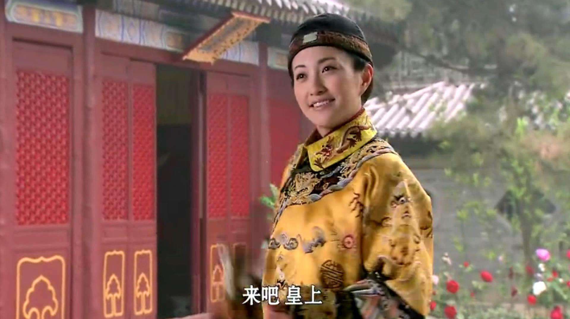 《十三格格新传》珍妃穿龙袍照相,皇上忐忑不安,太监宫女们在一旁偷乐