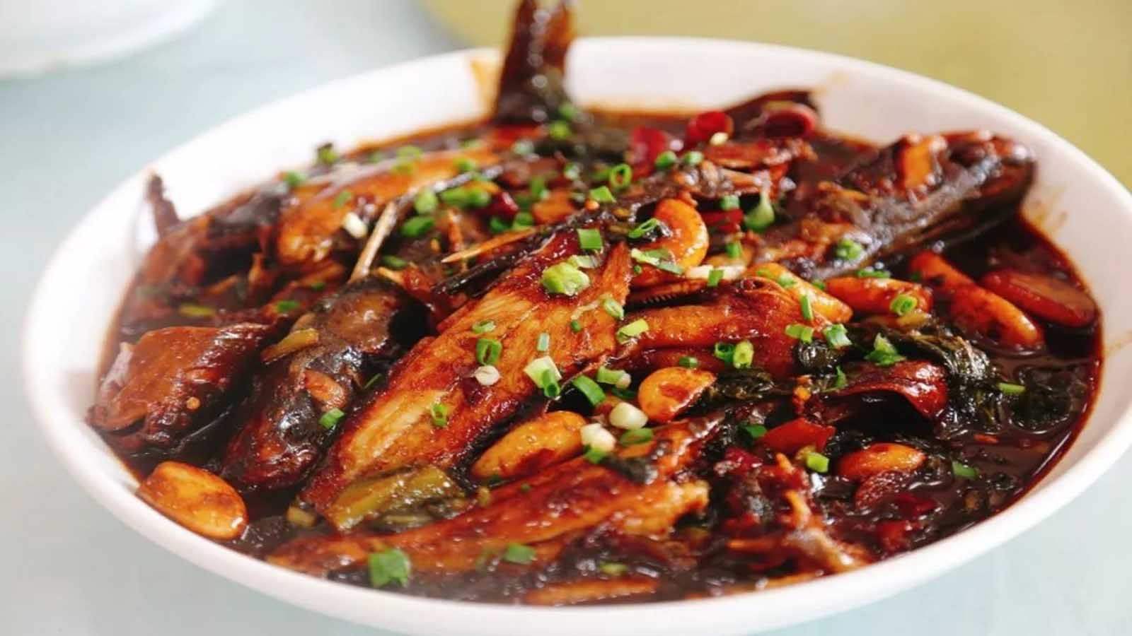 大厨教你一道"红烧昂刺鱼"的家常做法,客人直夸真好吃