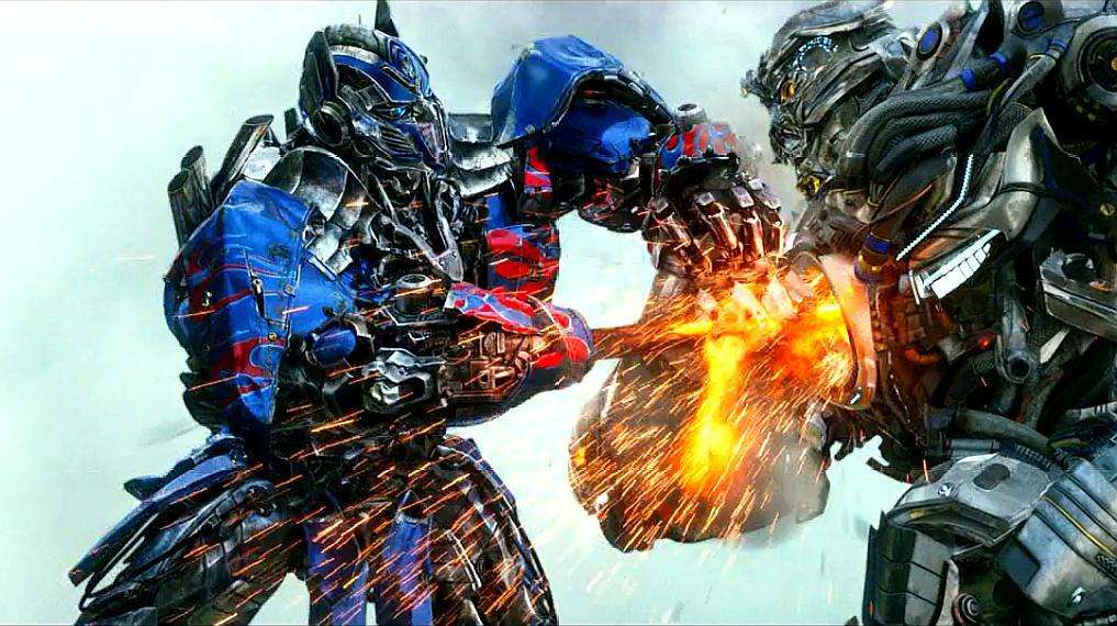 变形金刚:擎天柱一剑刺穿惊破天,可他却毫无疼痛打回来