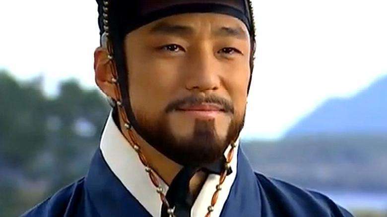 大长今:闵政浩对长今表白,长今害羞地跑开了,闵政浩还在傻笑