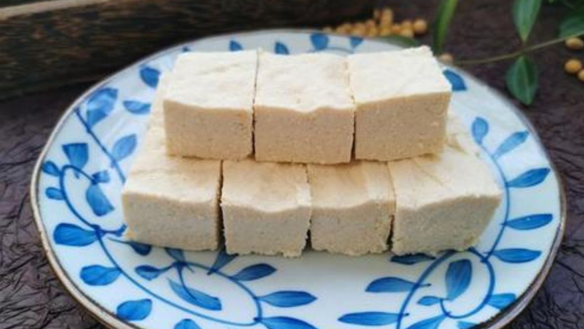 1第一种 今天用白醋教大家,不要用石灰和卤水做豆腐了  02:45  来源