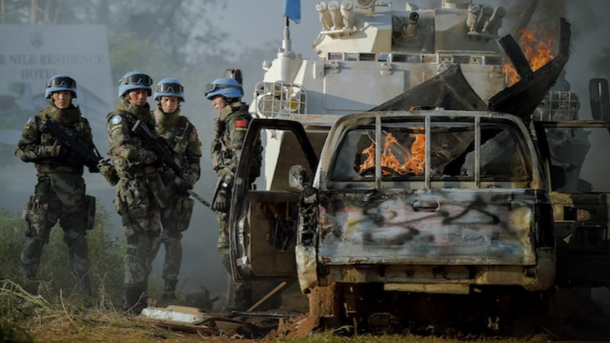 22018年《12勇士》 :美國特種兵聯合阿富汗軍隊合力對抗武裝分子的