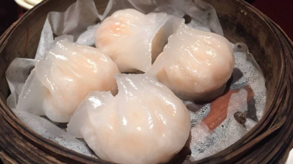 能一口咬出整只虾的凤尾虾饺!