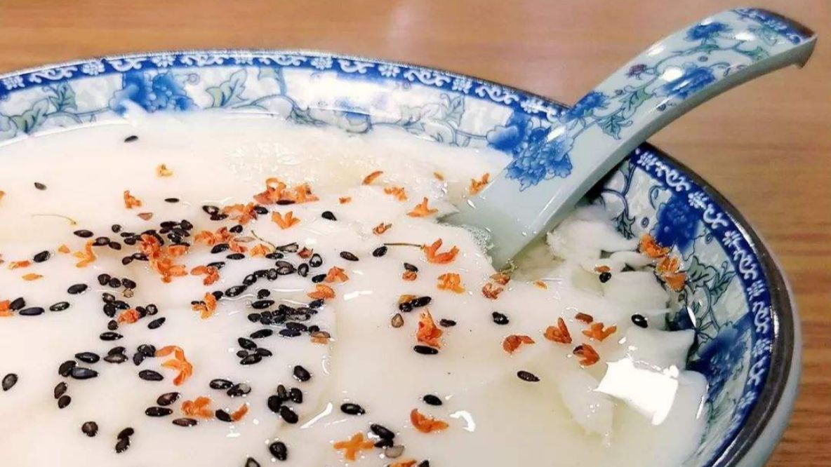 打卡重庆特色豆花馆人和水上漂,这豆花太嫩了,我夹不起来