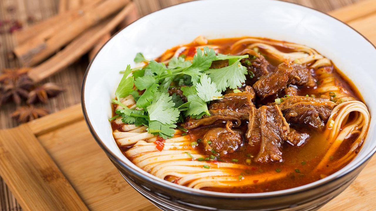 03:32  来源:好看视频-重庆最豪气牛肉面,一碗30元,4大块牛肉馋人!