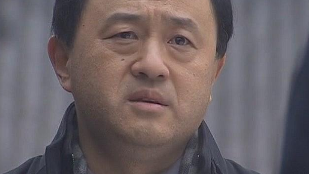 墓道:老爷子要出面了,他觉得再不出面事情会更僵,厉害的人物