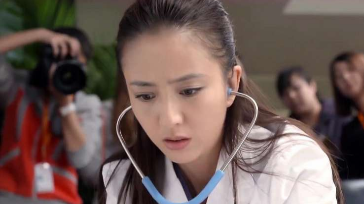 42014年《产科医生》饰演何晶:讲述了医术高明的海归医生肖程与实习