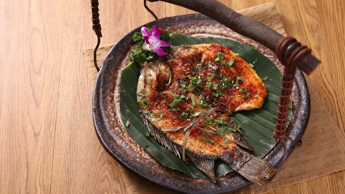 香茅草烤鱼,一道柠檬香味傣味菜,原高考同学"鱼"跃龙门